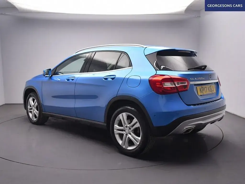 Used Mercedes GLA200 Executive 136 HP (100 kW) 2017 Blue SUV