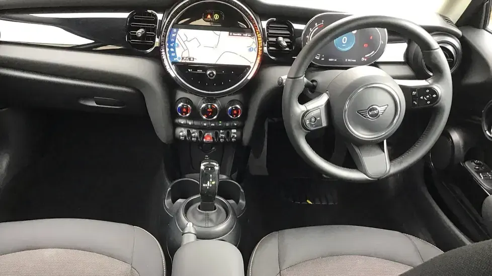 Used Mini Cooper Classic 134 HP (98 kW) 2023 Blue Hatchback