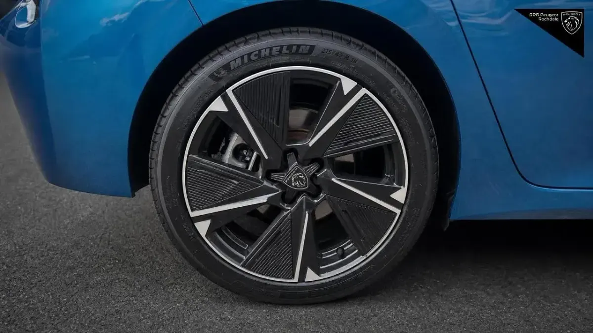 Used Peugeot e-308 Allure 113 kW (154 HP) 2025 Blue Hatchback