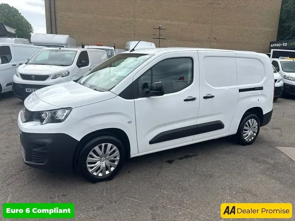 Used Peugeot Partner Premium 131 HP (96 kW) 2022 White MPV