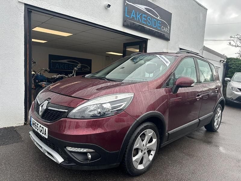 Red Used 2015 Renault Scénic III Dynamique MPV | £4,295 (Good price) - Image 1/4
