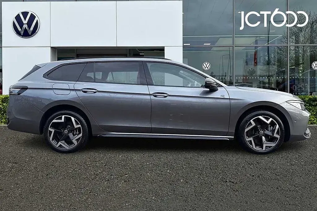 Used VW Passat R-line 272 HP (200 kW) 2025 Grey Estate