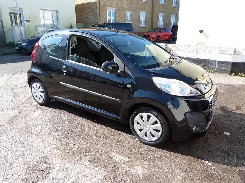 Used Peugeot 107 Active 68 HP (50 kW) 2014 Black Hatchback