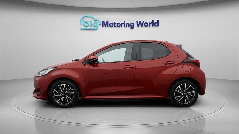 Used Toyota Yaris Hybrid Design 116 HP (85 kW) 2023 Red Hatchback