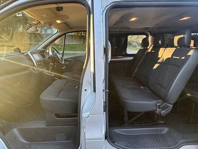 Used Renault Trafic 2020 Silver MPV