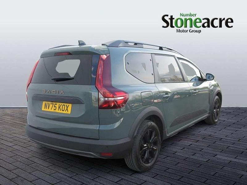 Used Dacia Jogger Extreme 140 HP (102 kW) 2025 Green MPV