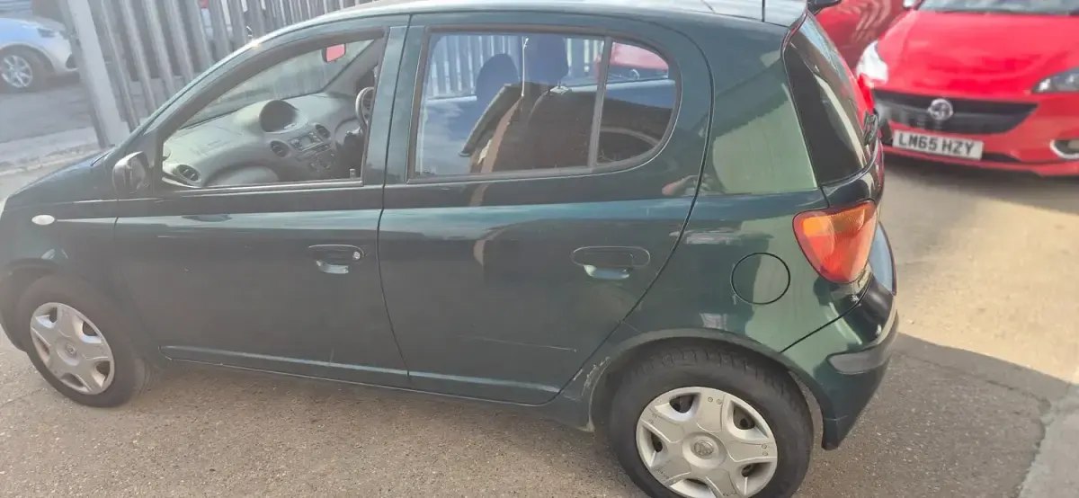 Used Toyota Yaris T3 2003 Green Hatchback
