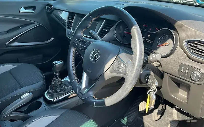 Used Vauxhall Crossland X Elite 110 HP (80 kW) 2019 Silver SUV
