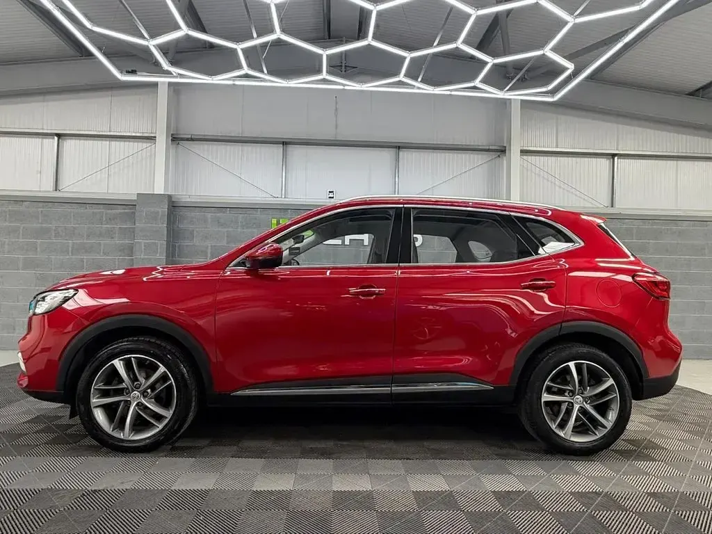 Used MG HS Exclusive 162 HP (119 kW) 2022 Red SUV