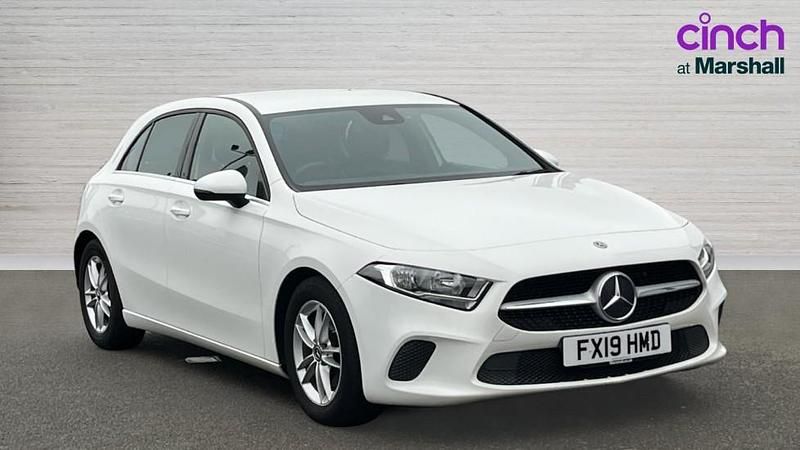 Used Mercedes A180 SE 136 HP (100 kW) 2019 White Hatchback