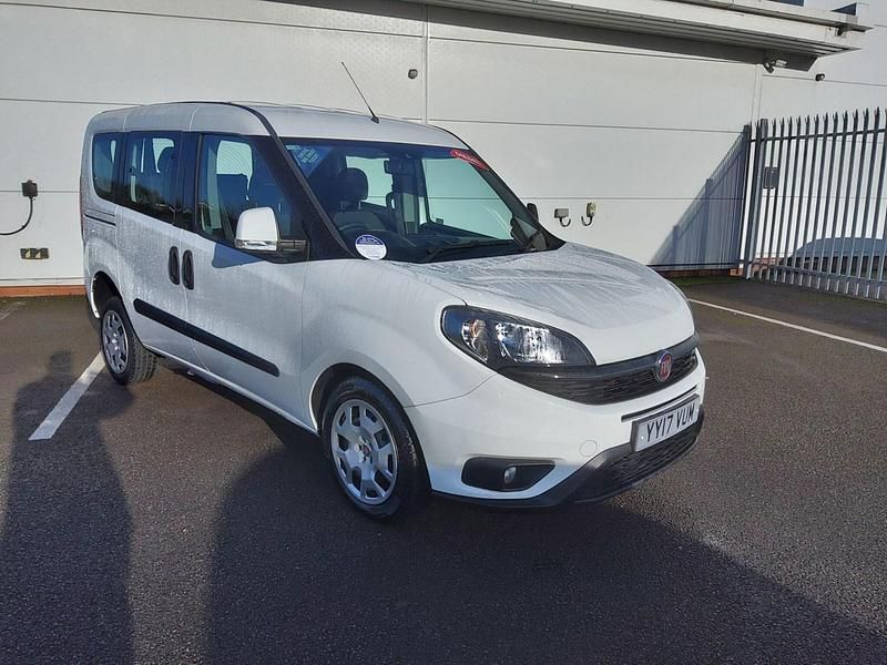 Used Fiat Doblò Easy 95 HP (69 kW) 2017 White MPV