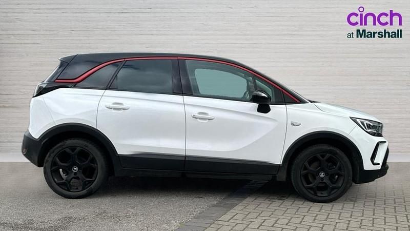 Used Vauxhall Crossland GS Line 110 HP (80 kW) 2022 White SUV