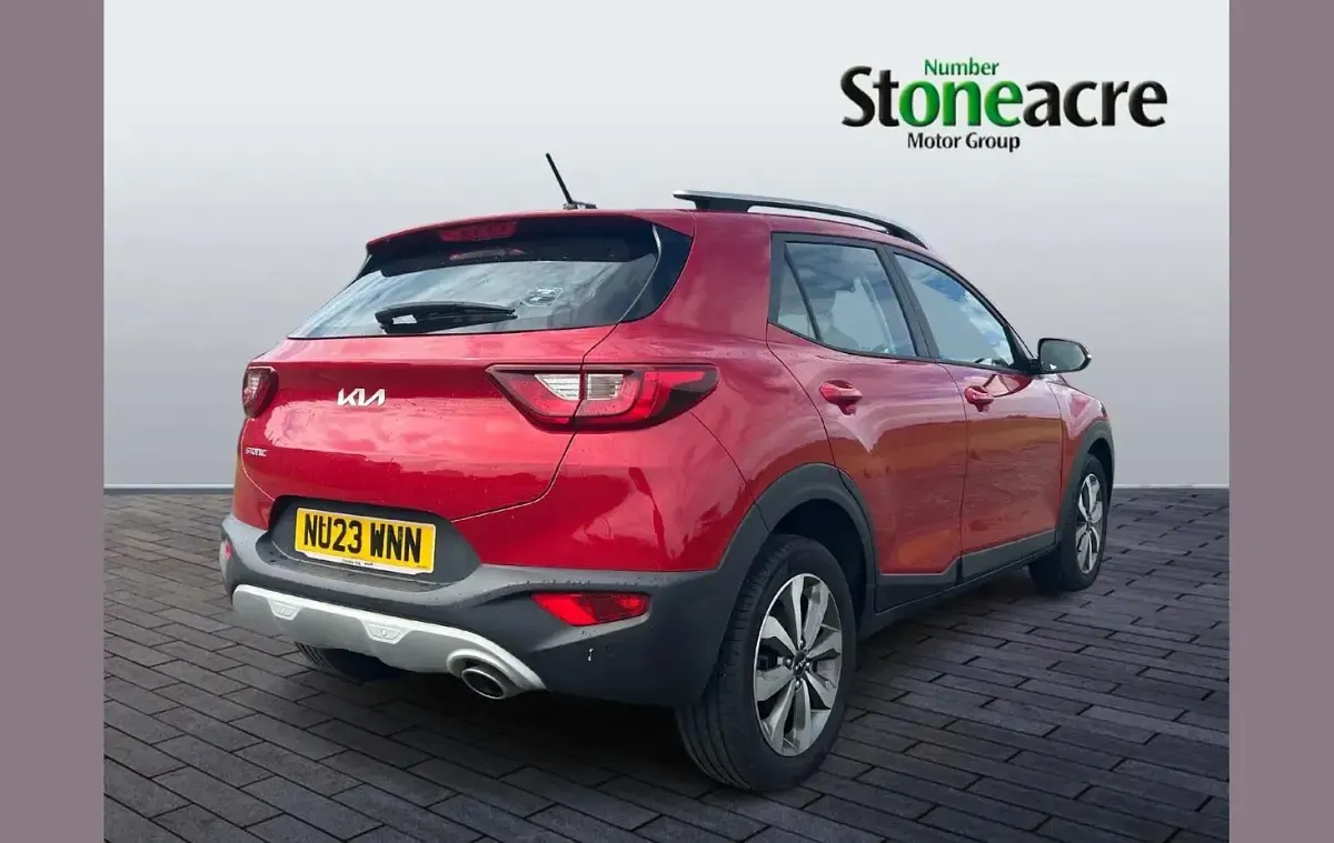 Used Kia Stonic 99 HP (72 kW) 2023 Red SUV