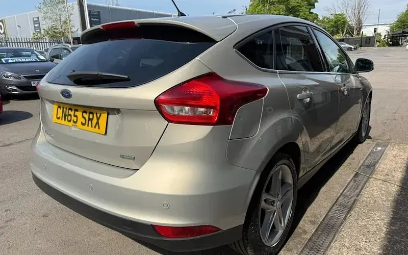 Begagnad Ford Focus Titanium 125 HK (91 kW) 2017 Halvkombi