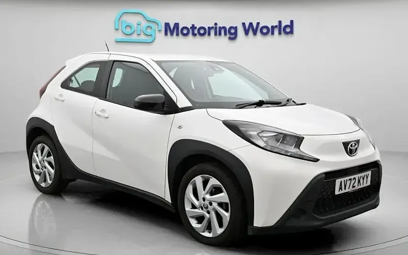 Used Toyota Aygo X PURE 72 HP (52 kW) 2022 SUV