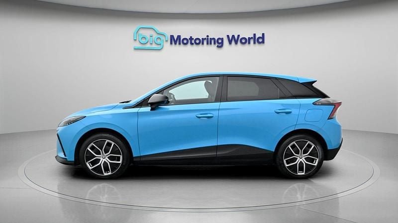 Used MG MG4 EV Trophy 319 kW (435 HP) 2024 Blue Hatchback