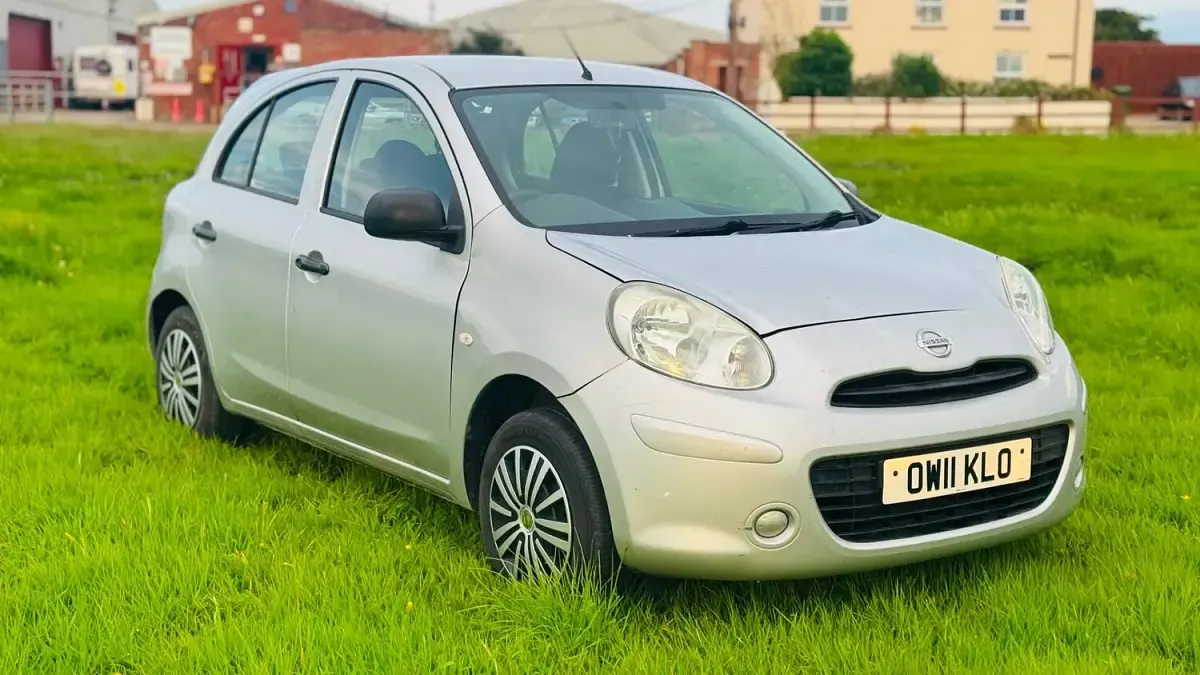 Used Nissan Micra Acenta 80 HP (58 kW) 2011 Silver Hatchback