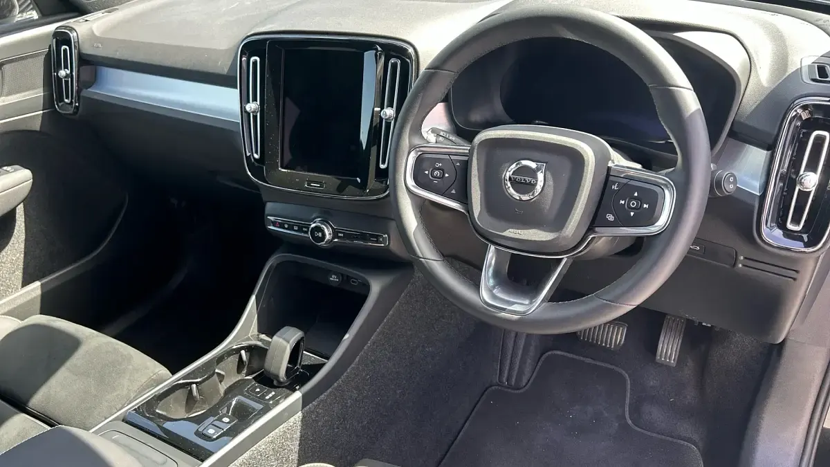 Used Volvo XC40 Plus 163 HP (119 kW) 2025 Black SUV