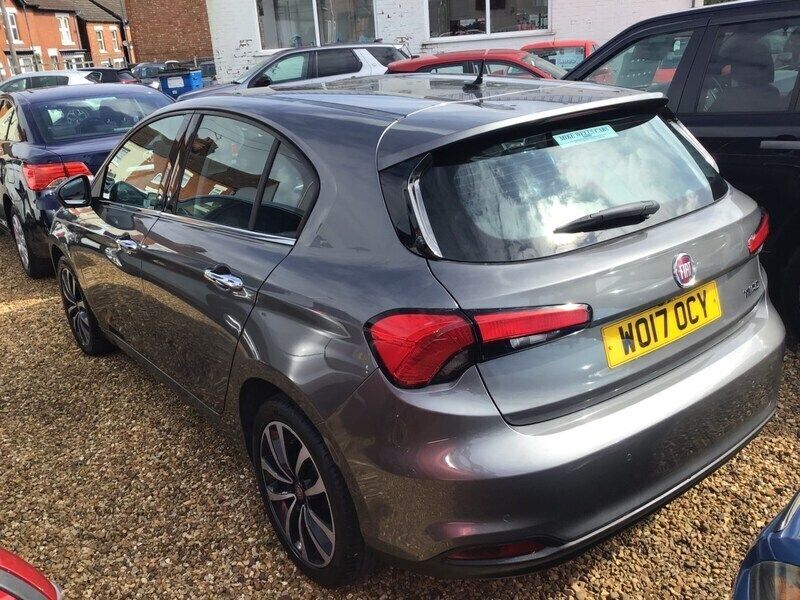 Used Fiat Tipo Lounge 95 HP (69 kW) 2017 Grey Hatchback