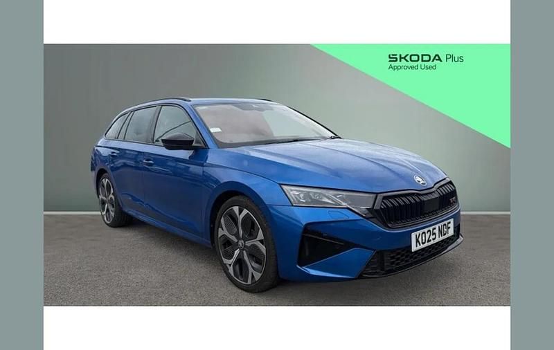 Used Skoda Octavia vRS 265 HP (194 kW) 2025 Blue Estate