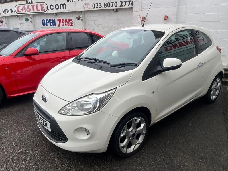 Used Ford Ka Titanium 69 HP (50 kW) 2014 White Hatchback