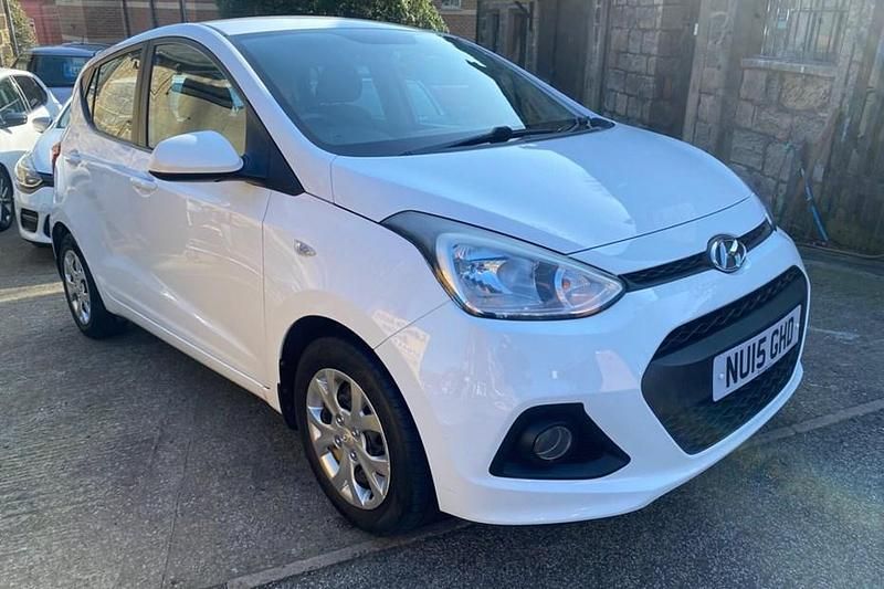 Used Hyundai i10 SE 2015 White Hatchback