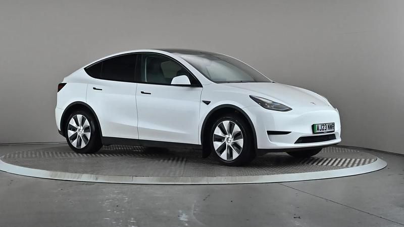White Used 2023 Tesla Model Y SUV | £22,298 (Fair price) - Image 1/3