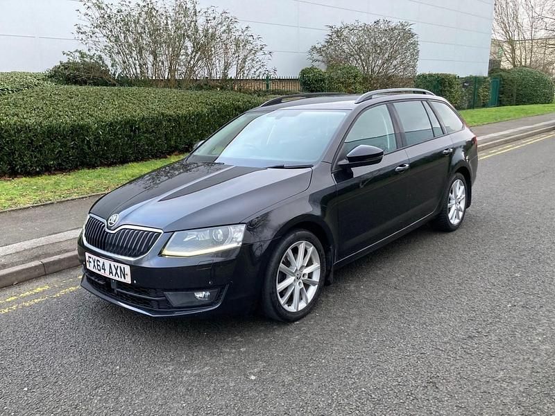 Used Skoda Octavia Elegance 150 HP (110 kW) 2015 Black Estate
