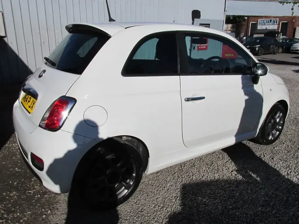 Used Fiat 500 S 69 HP (50 kW) 2014 White Hatchback