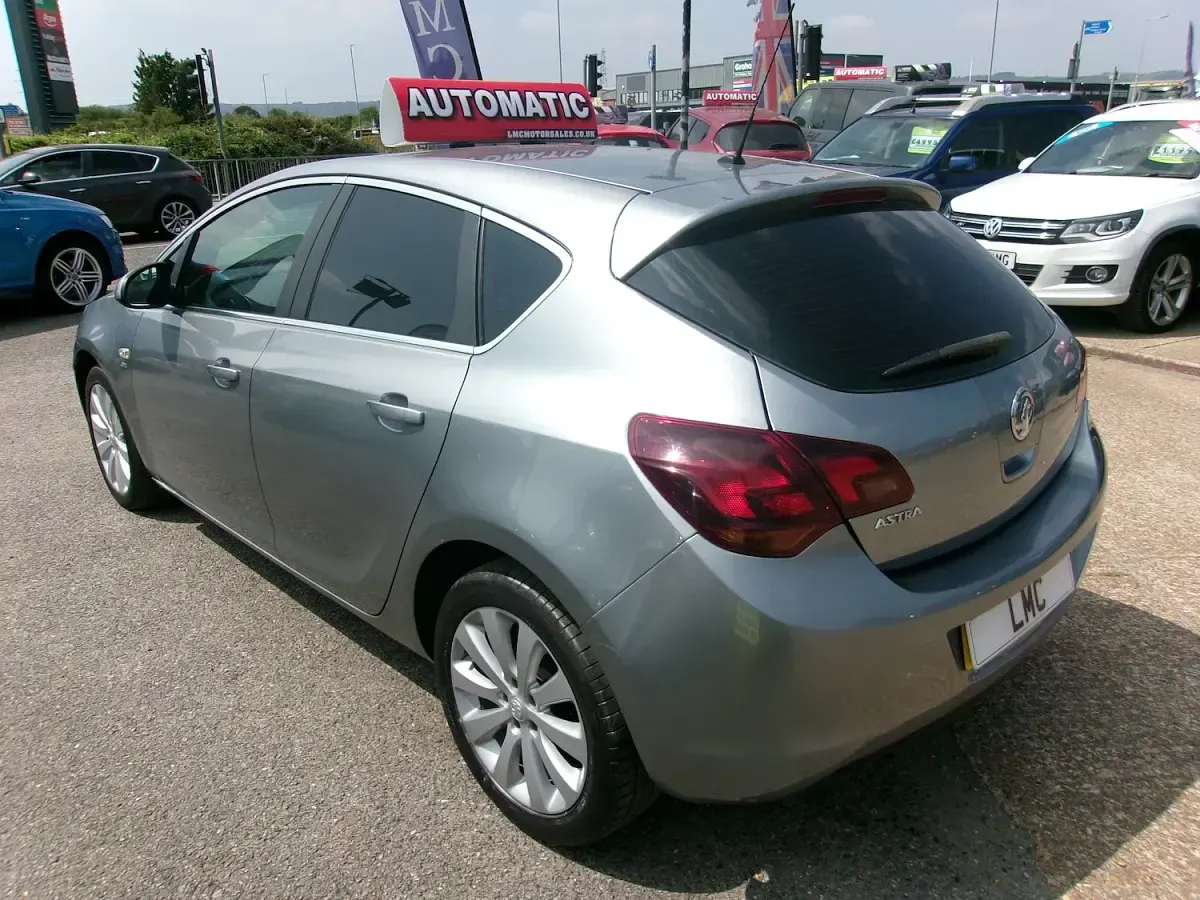Used Vauxhall Astra 115 HP (84 kW) 2011 Silver Hatchback