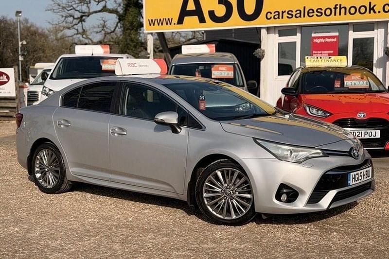 Used Toyota Avensis 2015 Silver Sedan
