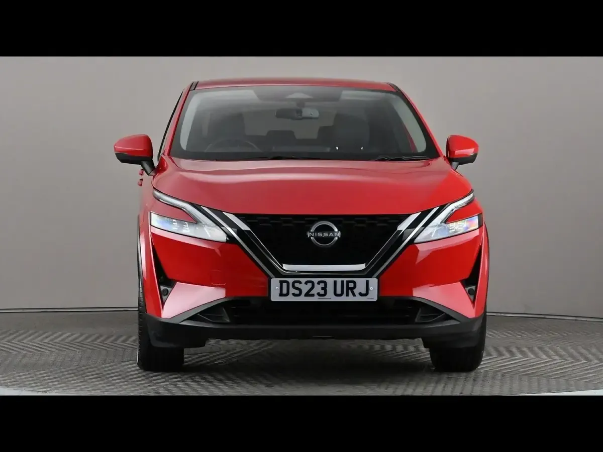 Used Nissan Qashqai N-Connecta 140 HP (102 kW) 2023 Red SUV