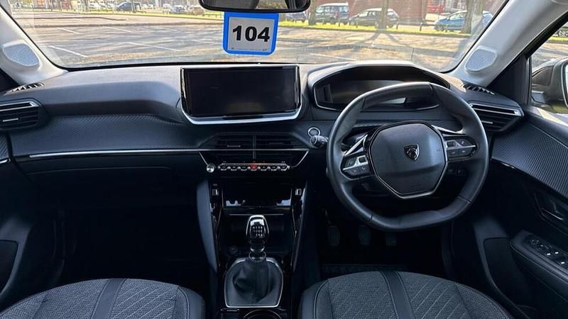 Used Peugeot 208 Allure 99 HP (72 kW) 2024 Yellow Hatchback