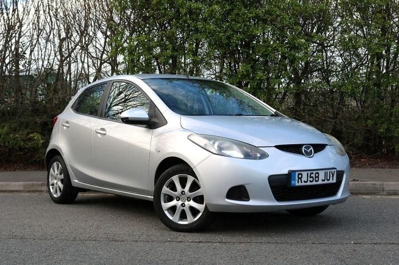 Begagnad Mazda 2 86 HK (63 kW) 2008 Silver Halvkombi