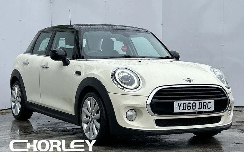 Used 2021 Mini Cooper Classic Hatchback | £13,728 (Super price) - Image 1/4