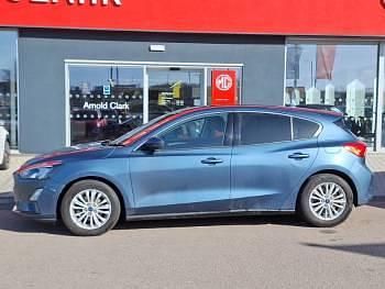 Usado Ford Focus Titanium 125 HP (91 kW) 2019 Azul Citadino