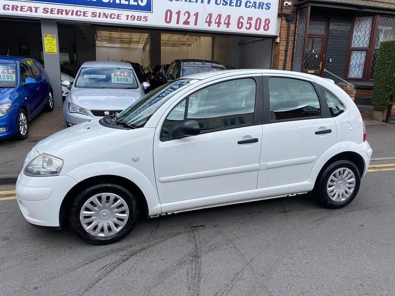 White Used 2010 Citroën C3 First Hatchback | £2,295 - Image 1/4