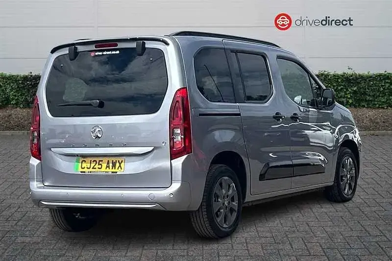 Used Vauxhall Combo Ultimate 100 kW (136 HP) 2025 Grey MPV
