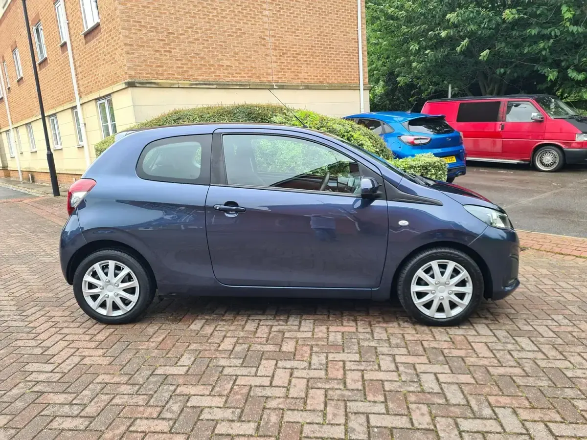 Used Peugeot 108 Active 68 HP (50 kW) 2017 Blue Hatchback