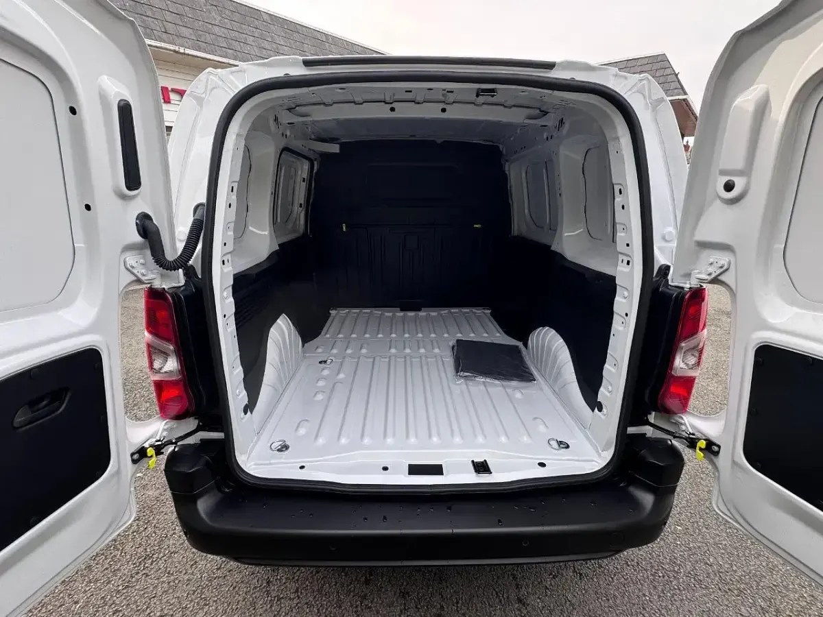 New Citroën e-Berlingo 101 HP (74 kW) 2026 White