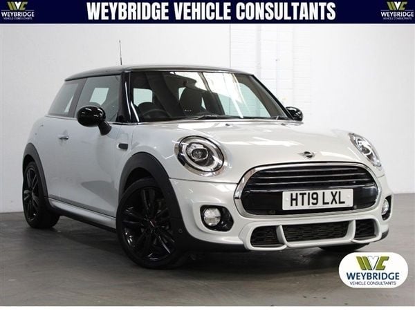 White silver Used 2019 Mini Cooper Hatch Hatchback | £13,495 (A bit pricey) - Image 1/1