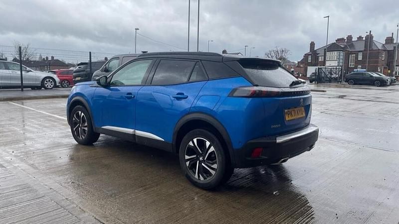 Begagnad Peugeot 2008 GT 129 HK (94 kW) 2021 Blå SUV