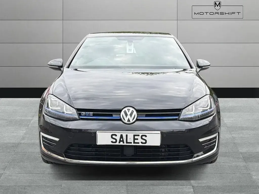 Second-hand VW Golf VII GTE 204 CP (150 kW) 2015 Negru Hatchback