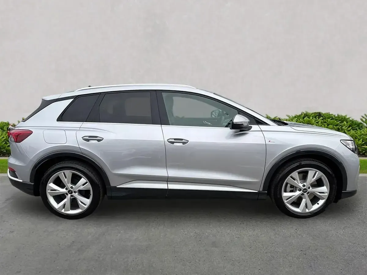 Used Audi Q4 e-tron S-Line 210 kW (286 HP) 2026 Silver SUV
