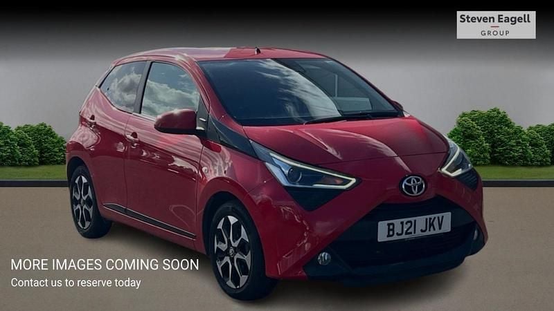 Used Toyota Aygo Trend 72 HP (52 kW) 2021 Red Hatchback