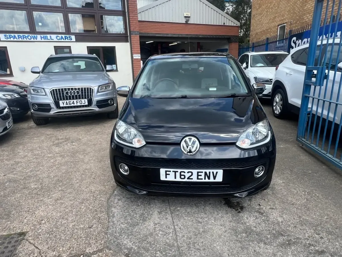 Begagnad VW up! 2012 Svart Halvkombi