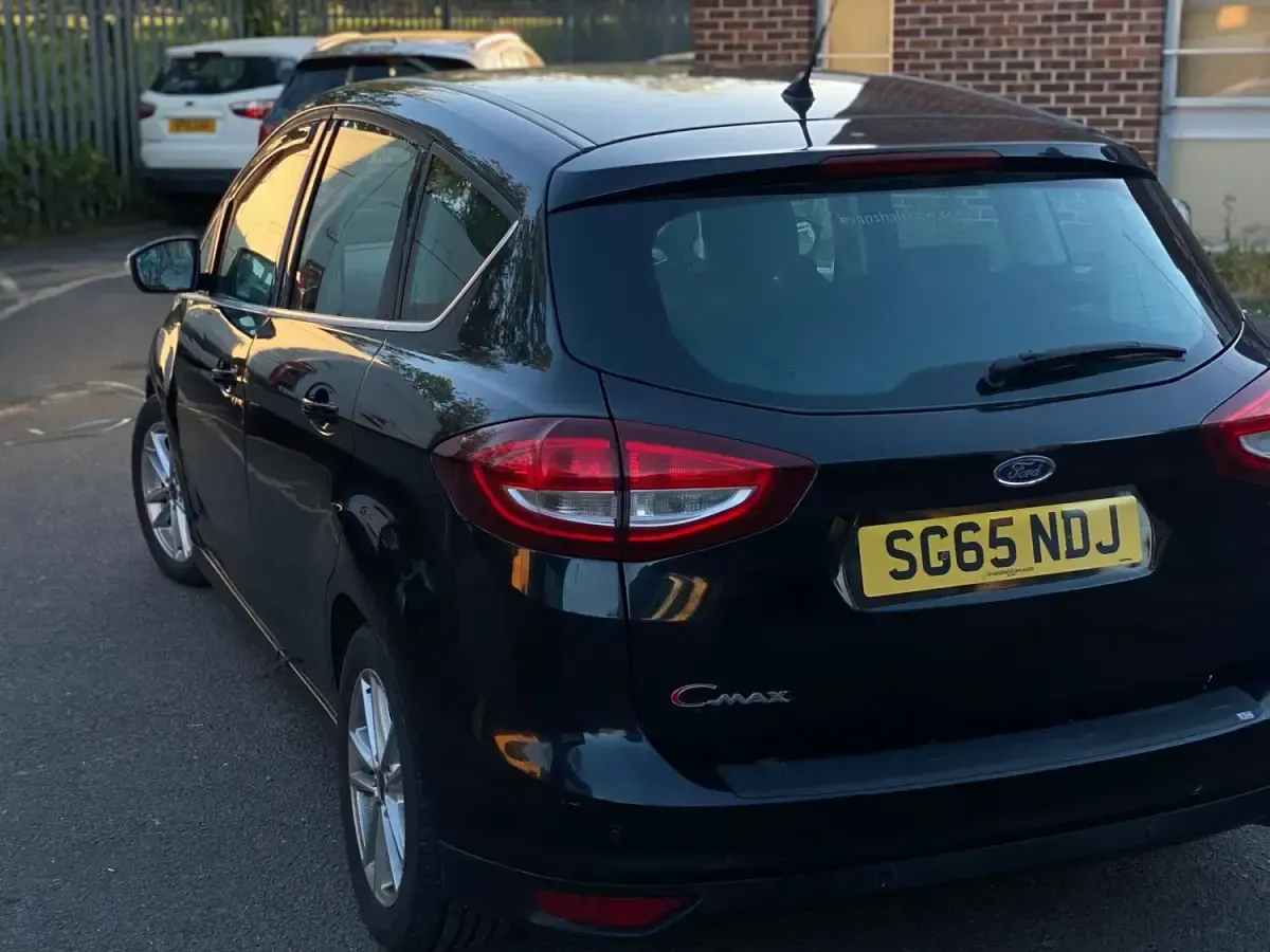 Second-hand Ford C-MAX Zetec 120 CP (88 kW) 2015 Negru Monovolum