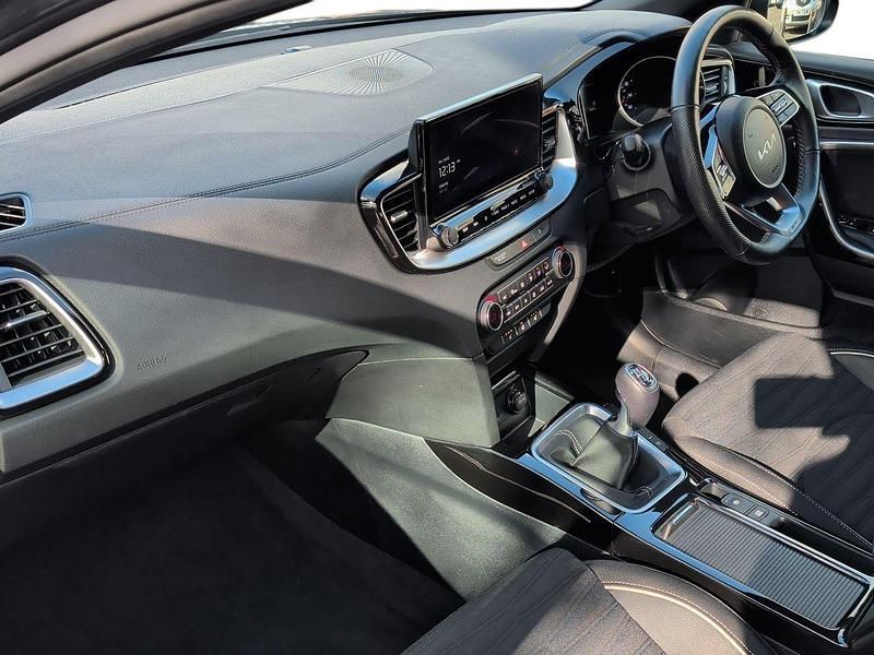 Used Kia Ceed GT-Line 138 HP (101 kW) 2025 Black Hatchback