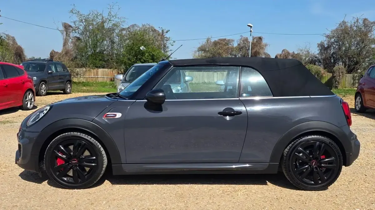 Second-hand Mini John Cooper Works Cabriolet 231 CP (169 kW) 2016 Gri Cabrio