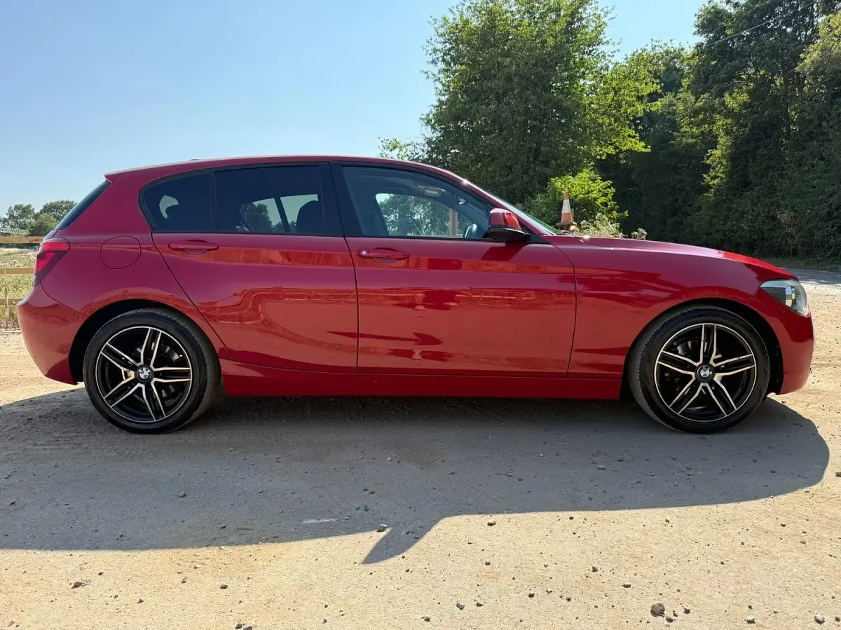 Used BMW 116 Sport Line 2012 Red Hatchback
